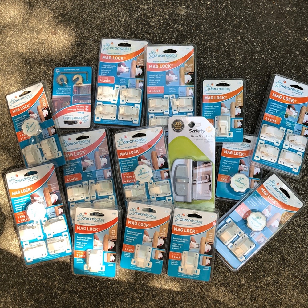 Assorted Dreambaby Locks 🔒 for Cabinets, Oven and Windows